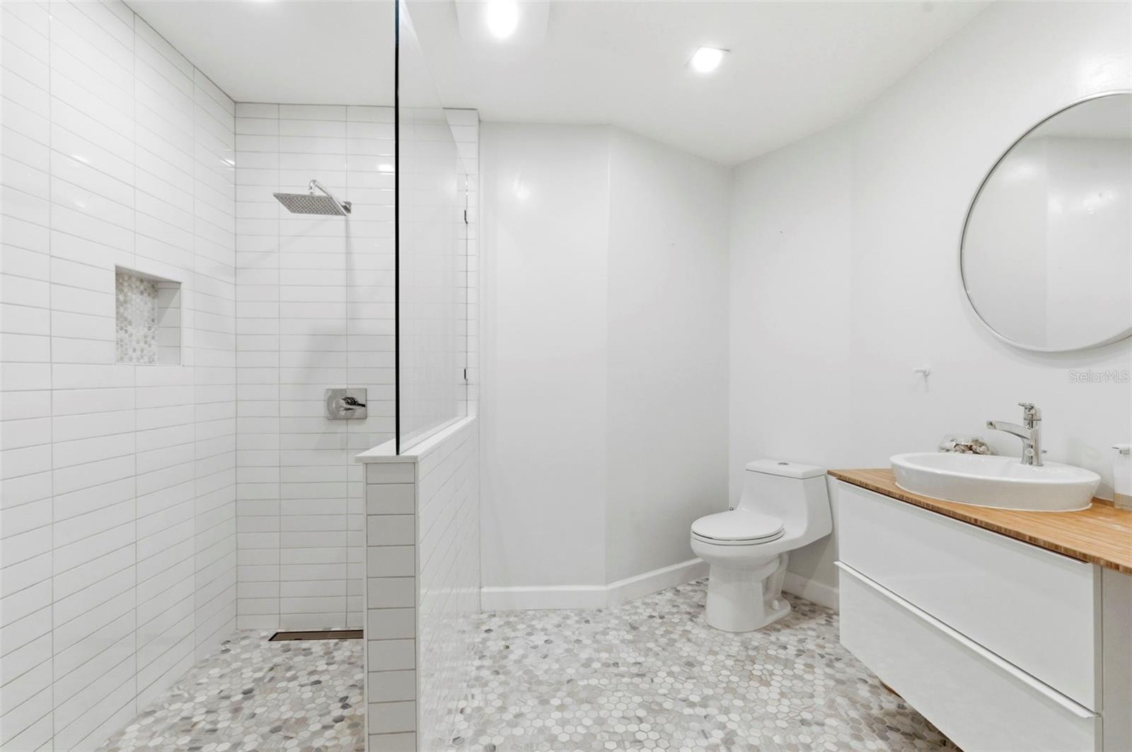 BROADWATER - Residential