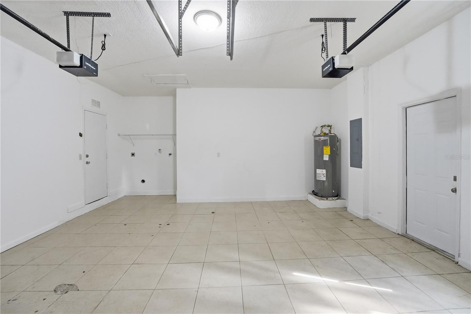 RIVIERA TRACE 1ST ADD - Residential