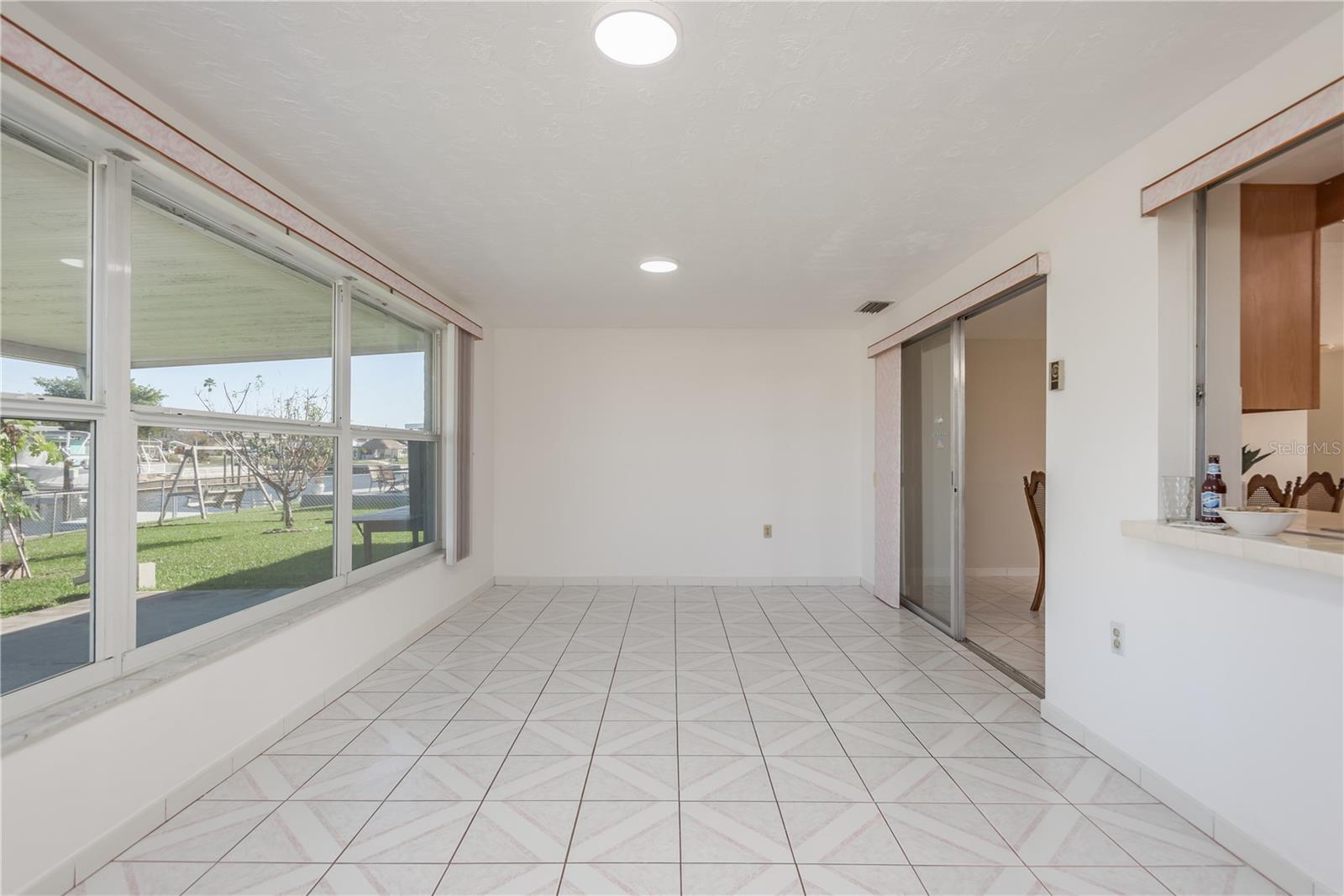 FLOR A MAR - Residential