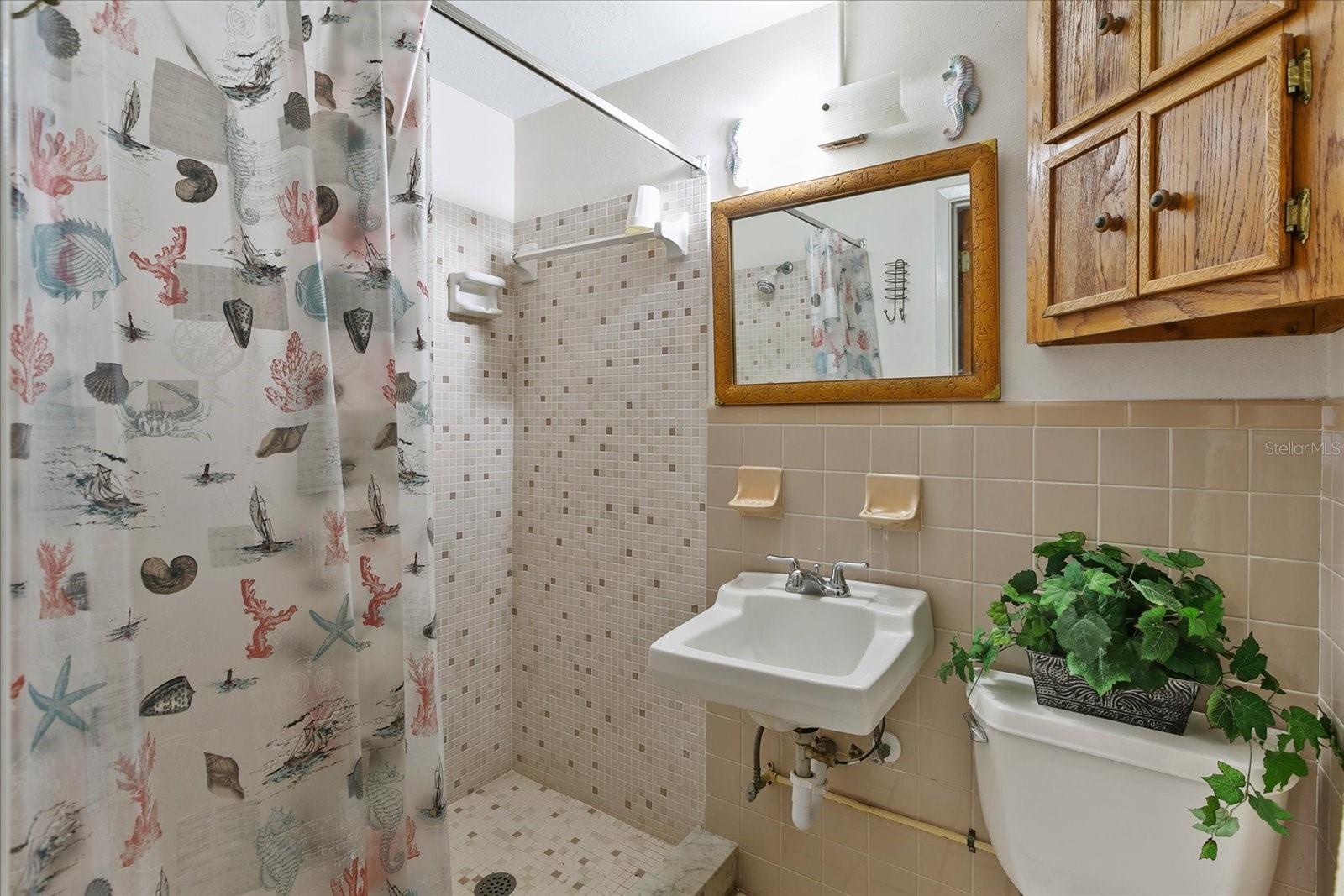 FLOR A MAR - Residential