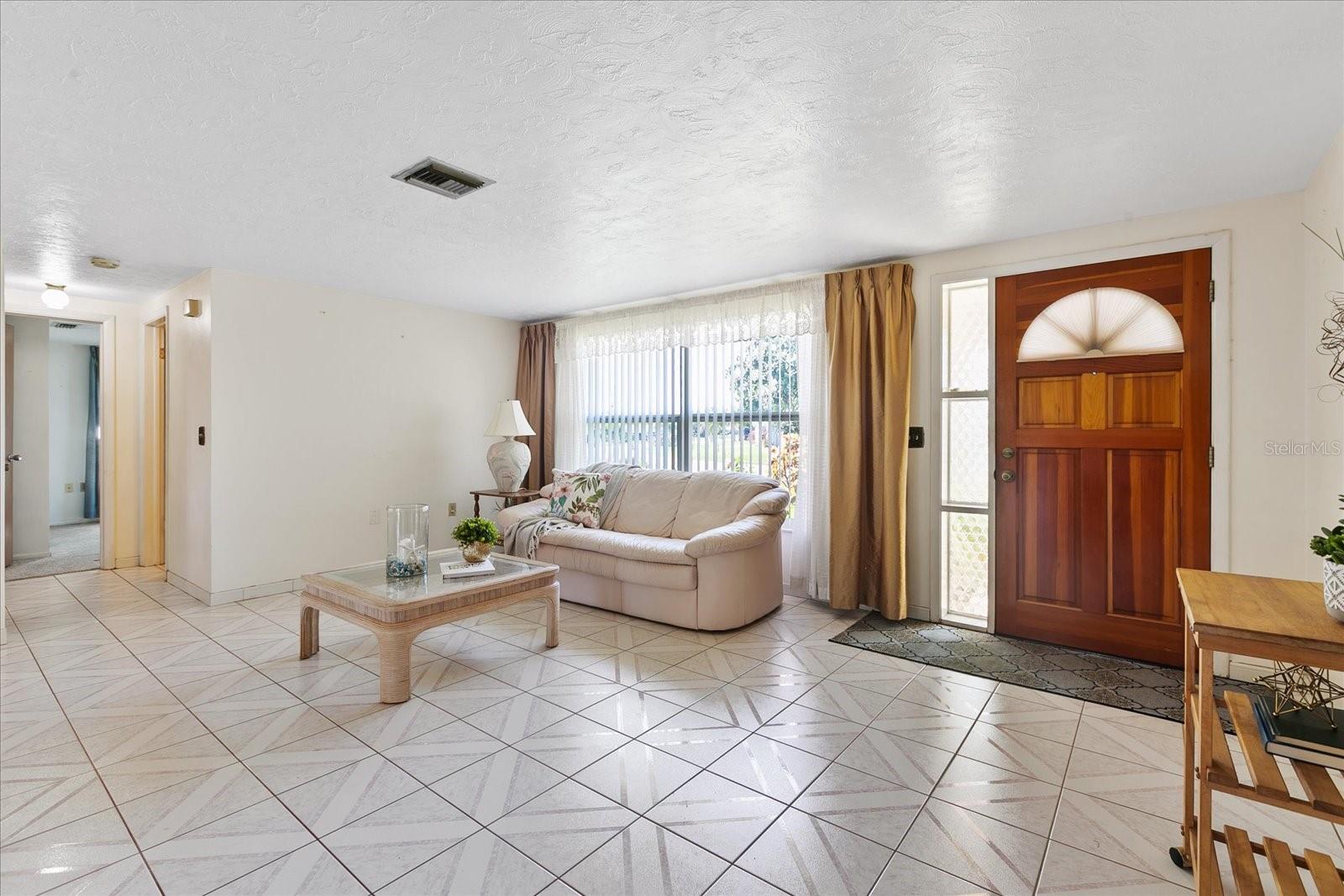 FLOR A MAR - Residential