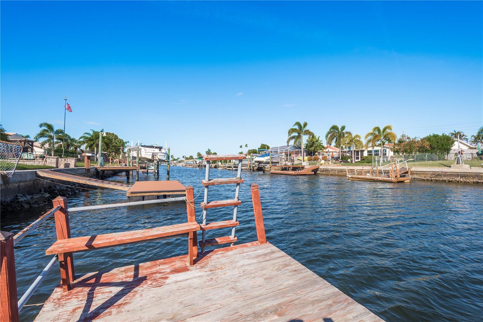 FLOR A MAR - Residential