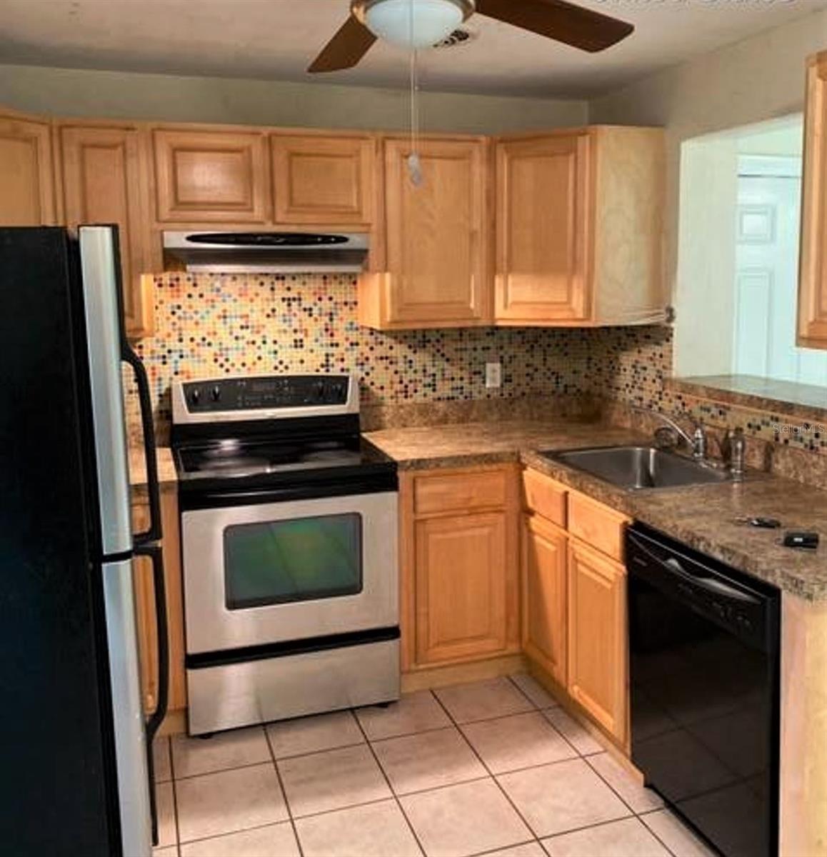 Edgewater Acres Unit 05 Resub - Residential Lease