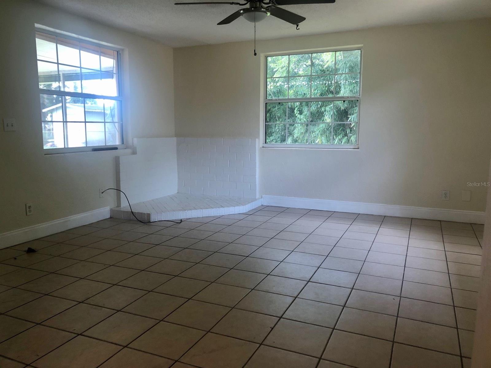 Edgewater Acres Unit 05 Resub - Residential Lease