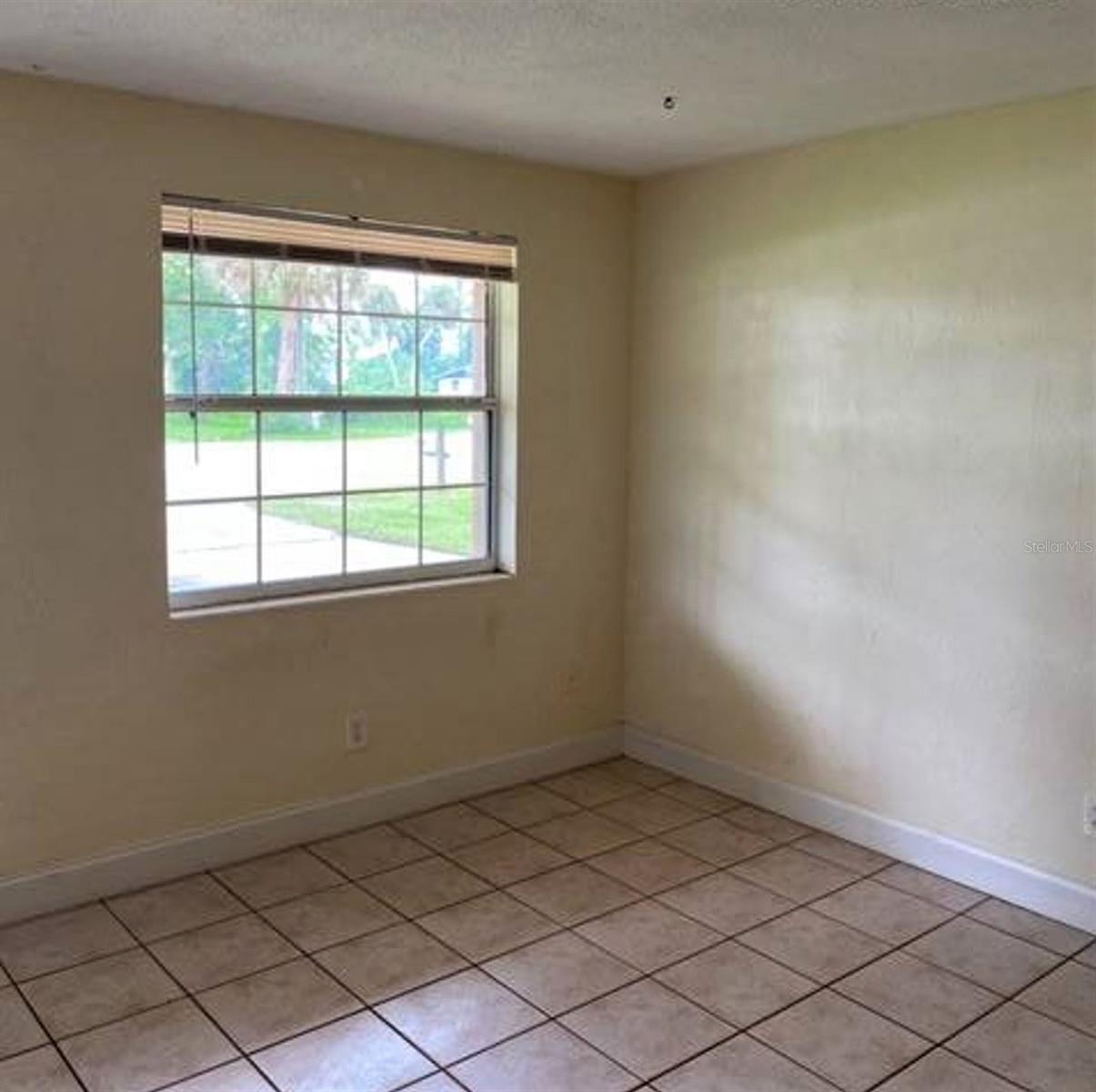 Edgewater Acres Unit 05 Resub - Residential Lease