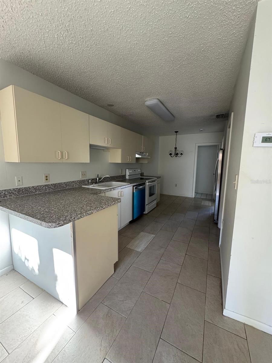 2050 OLEANDER BOULEVARD 10-106, FORT PIERCE, FL, 34950/$85,000 3 2050 OLEANDER BOULEVARD 10-106