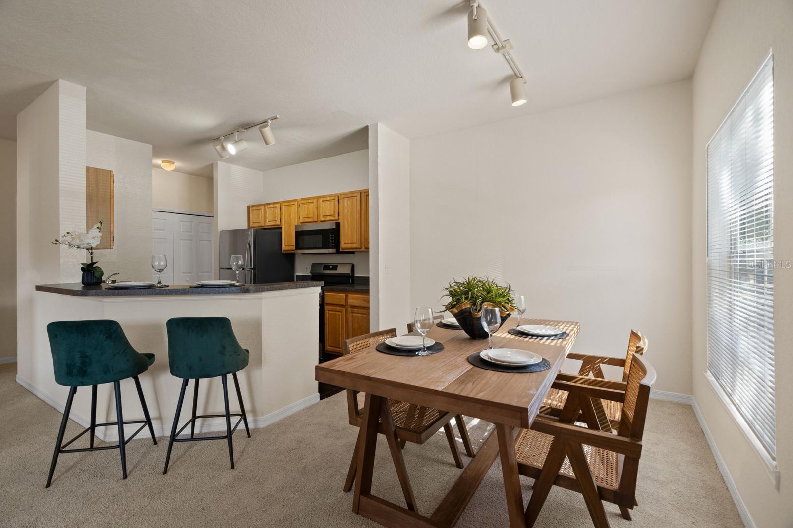 FOUNTAINS/METRO WEST - Residential