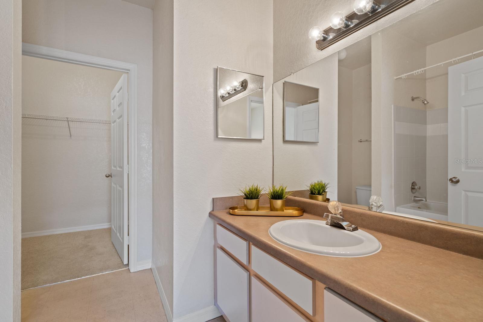 FOUNTAINS/METRO WEST - Residential