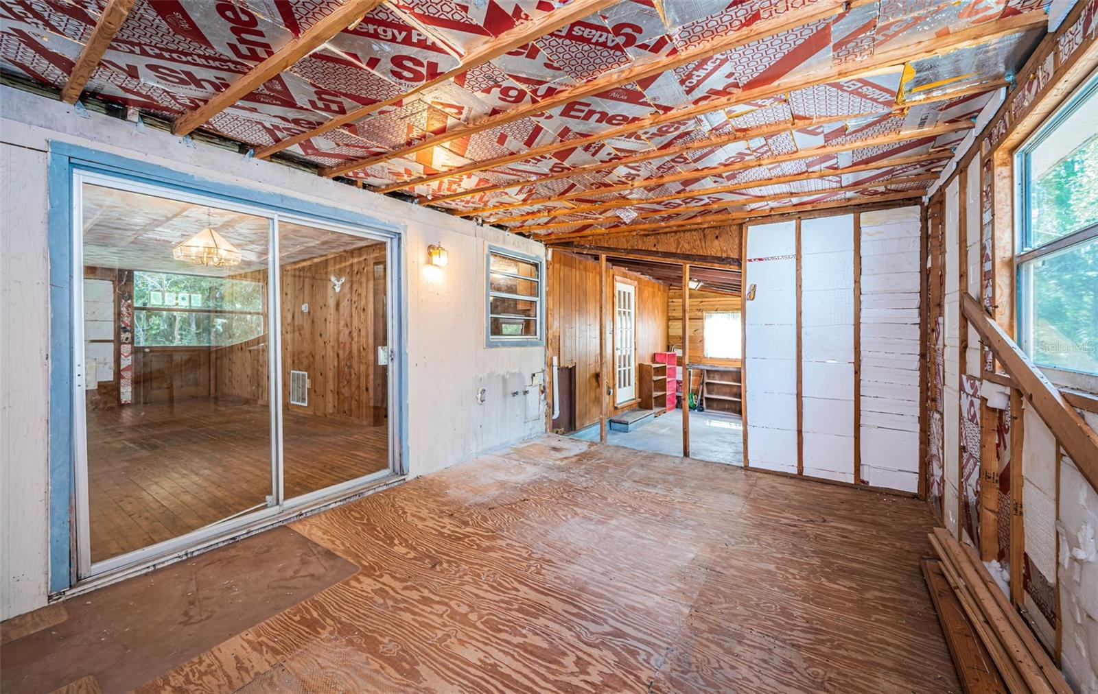 WEEKI WACHEE RIVER ESTATE - Residential