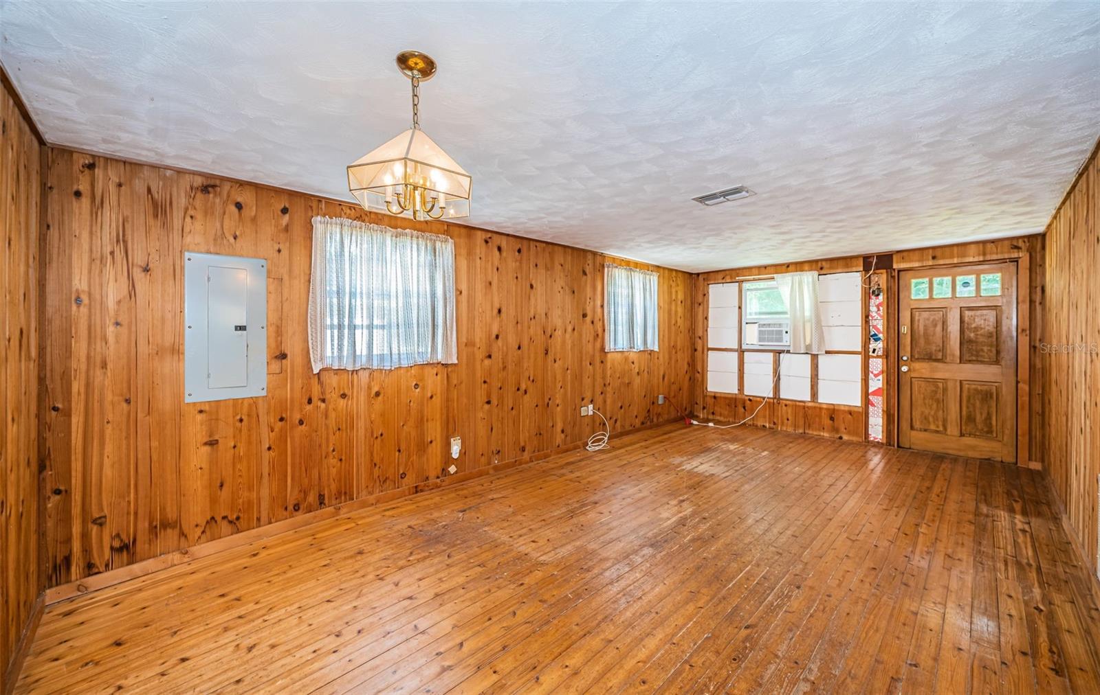 WEEKI WACHEE RIVER ESTATE - Residential