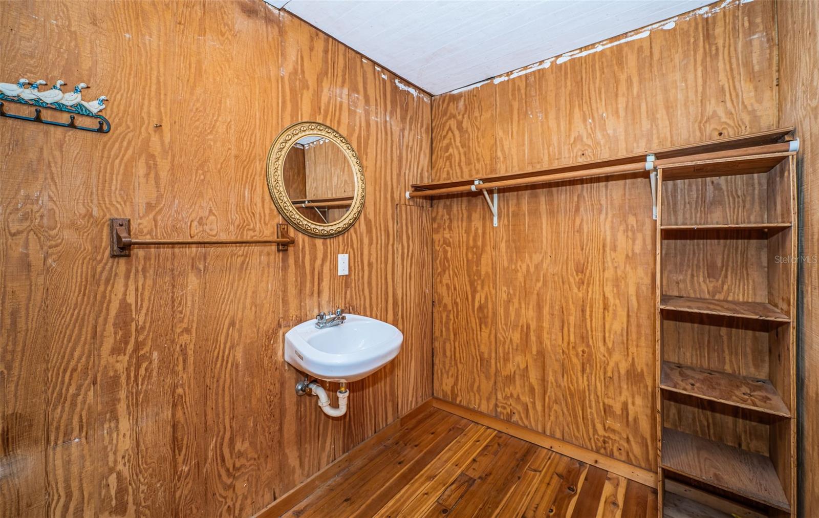 WEEKI WACHEE RIVER ESTATE - Residential