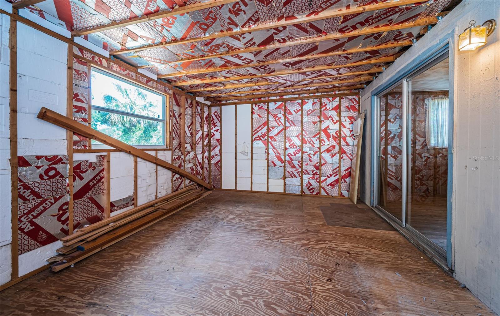 WEEKI WACHEE RIVER ESTATE - Residential