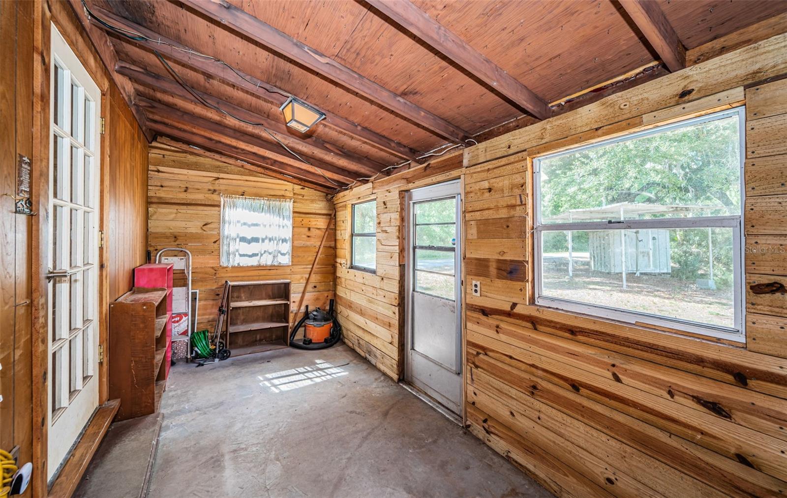 WEEKI WACHEE RIVER ESTATE - Residential