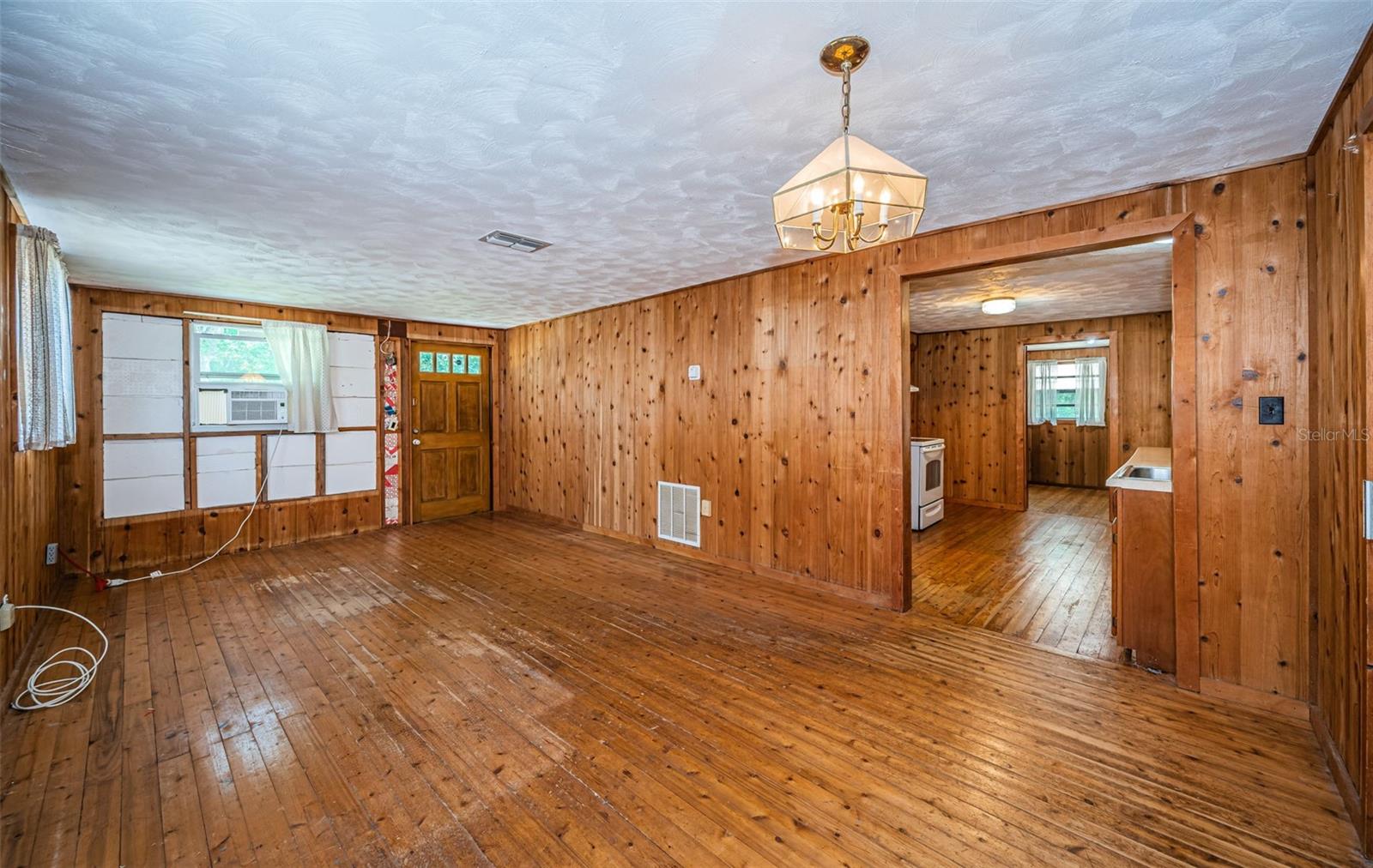 WEEKI WACHEE RIVER ESTATE - Residential