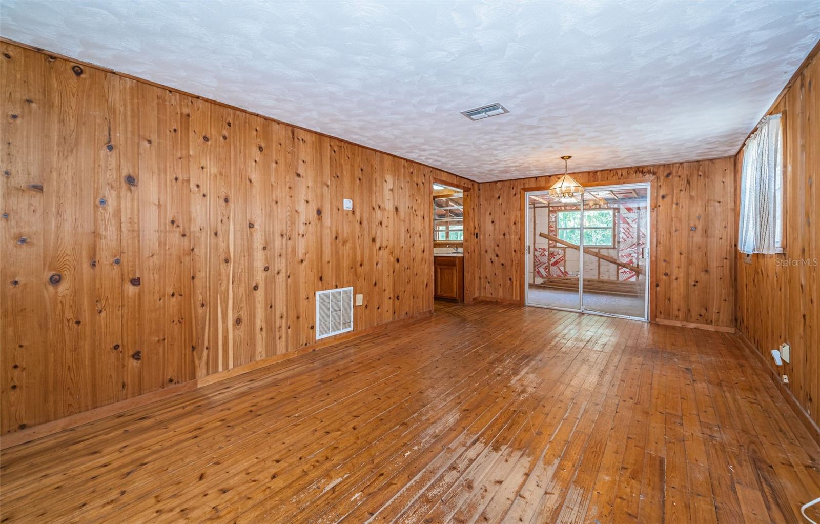 WEEKI WACHEE RIVER ESTATE - Residential