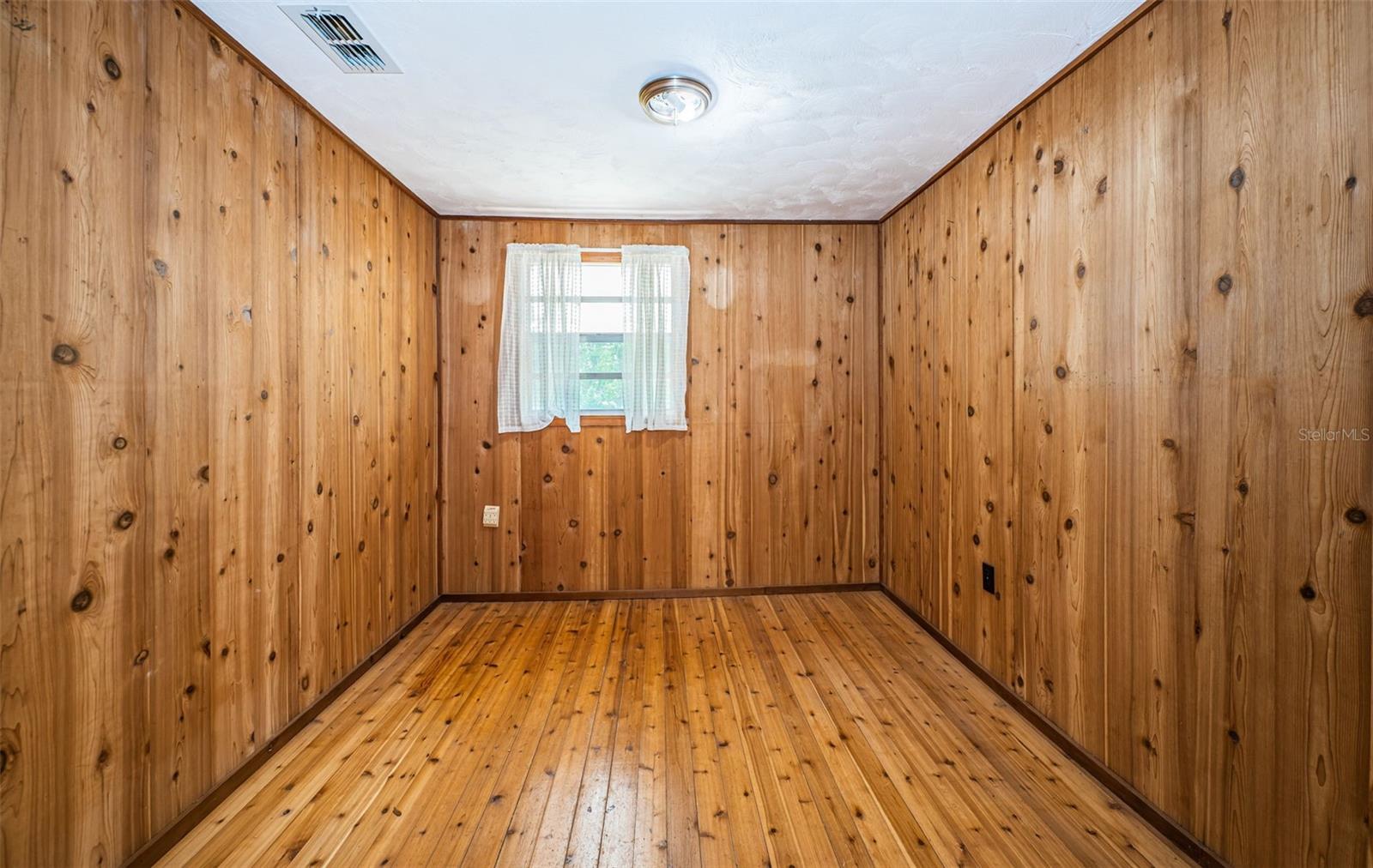 WEEKI WACHEE RIVER ESTATE - Residential