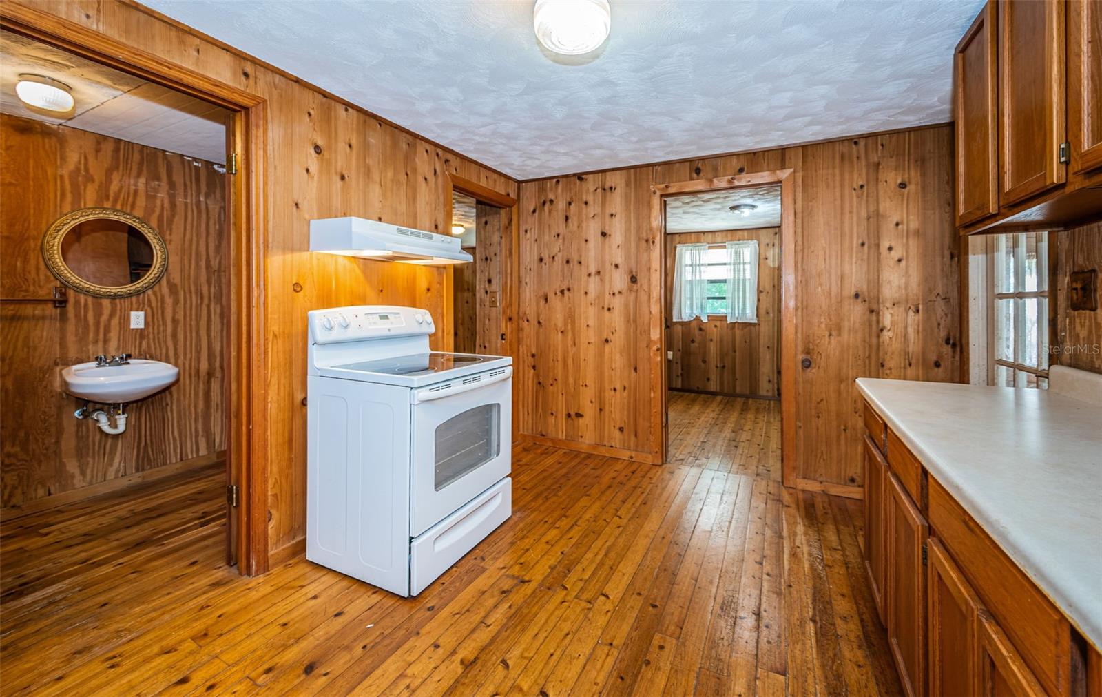 WEEKI WACHEE RIVER ESTATE - Residential