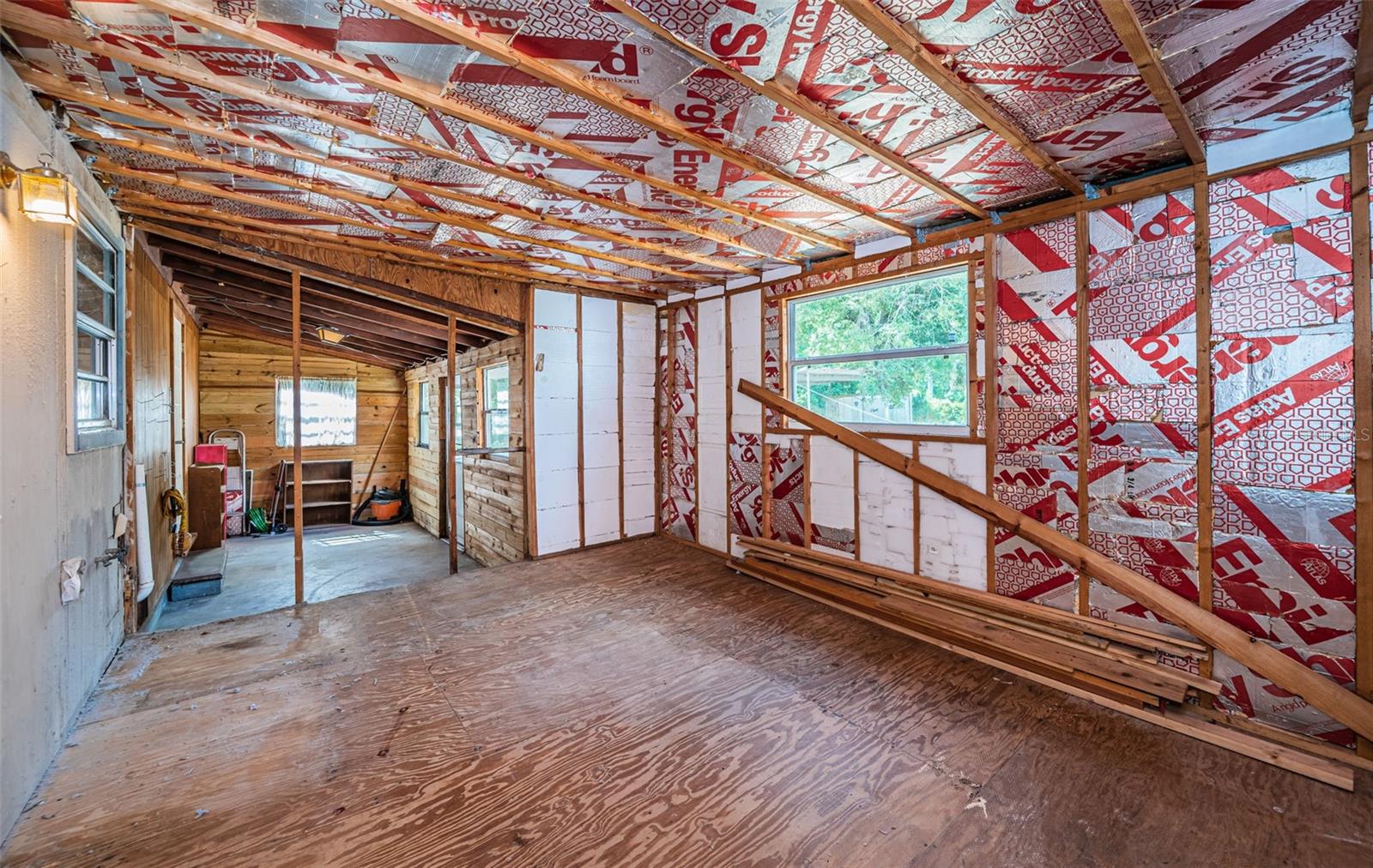 WEEKI WACHEE RIVER ESTATE - Residential