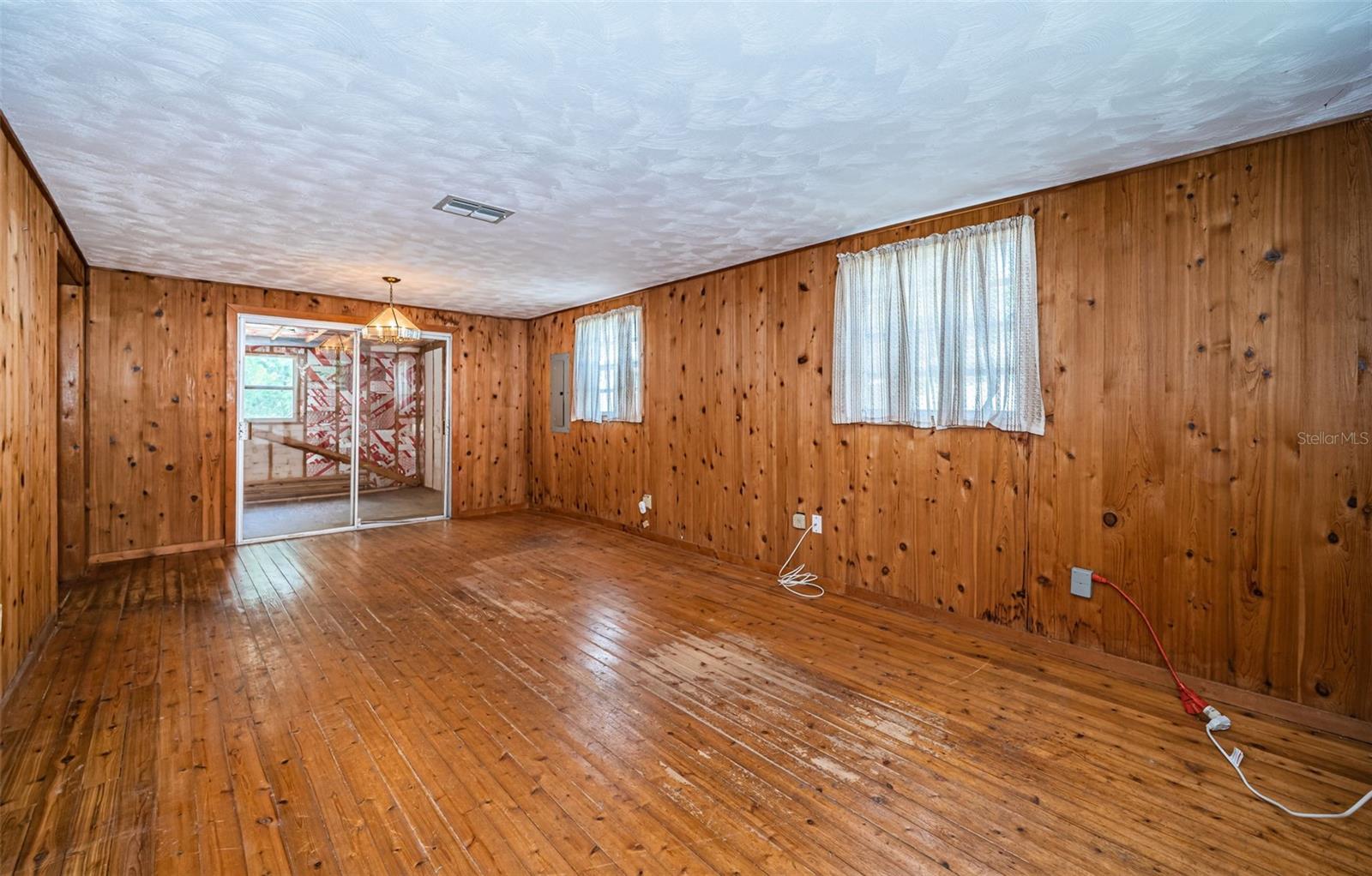 WEEKI WACHEE RIVER ESTATE - Residential