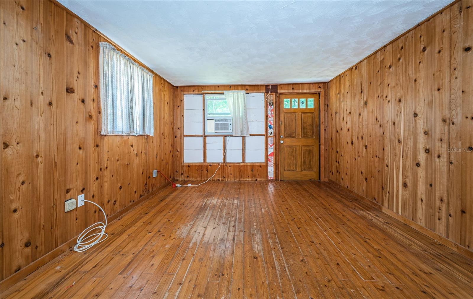 WEEKI WACHEE RIVER ESTATE - Residential