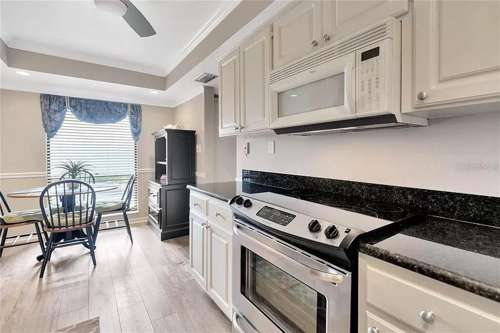 COVE CAY VILLAGE IV - Residential Lease
