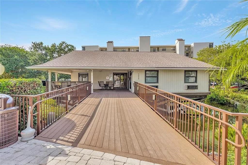COVE CAY VILLAGE IV - Residential Lease