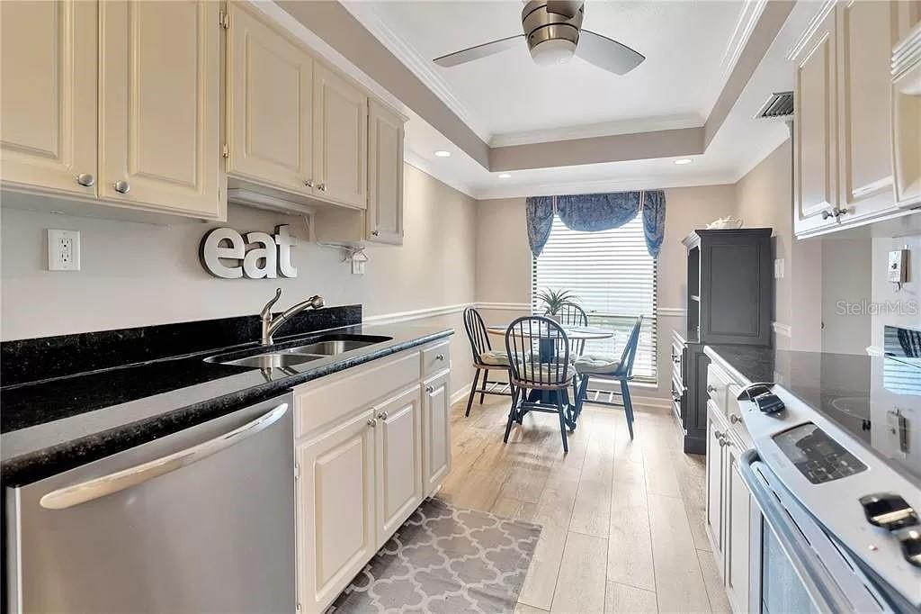 COVE CAY VILLAGE IV - Residential Lease