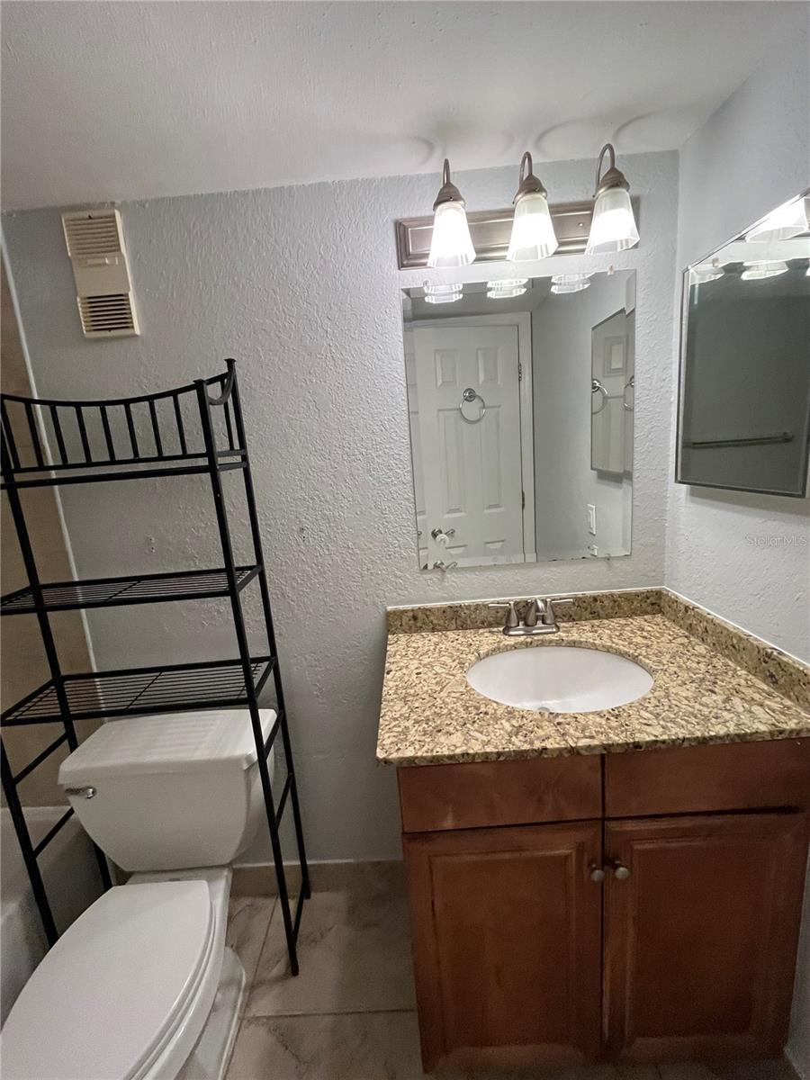 SARASOTA PALMS - Residential Lease