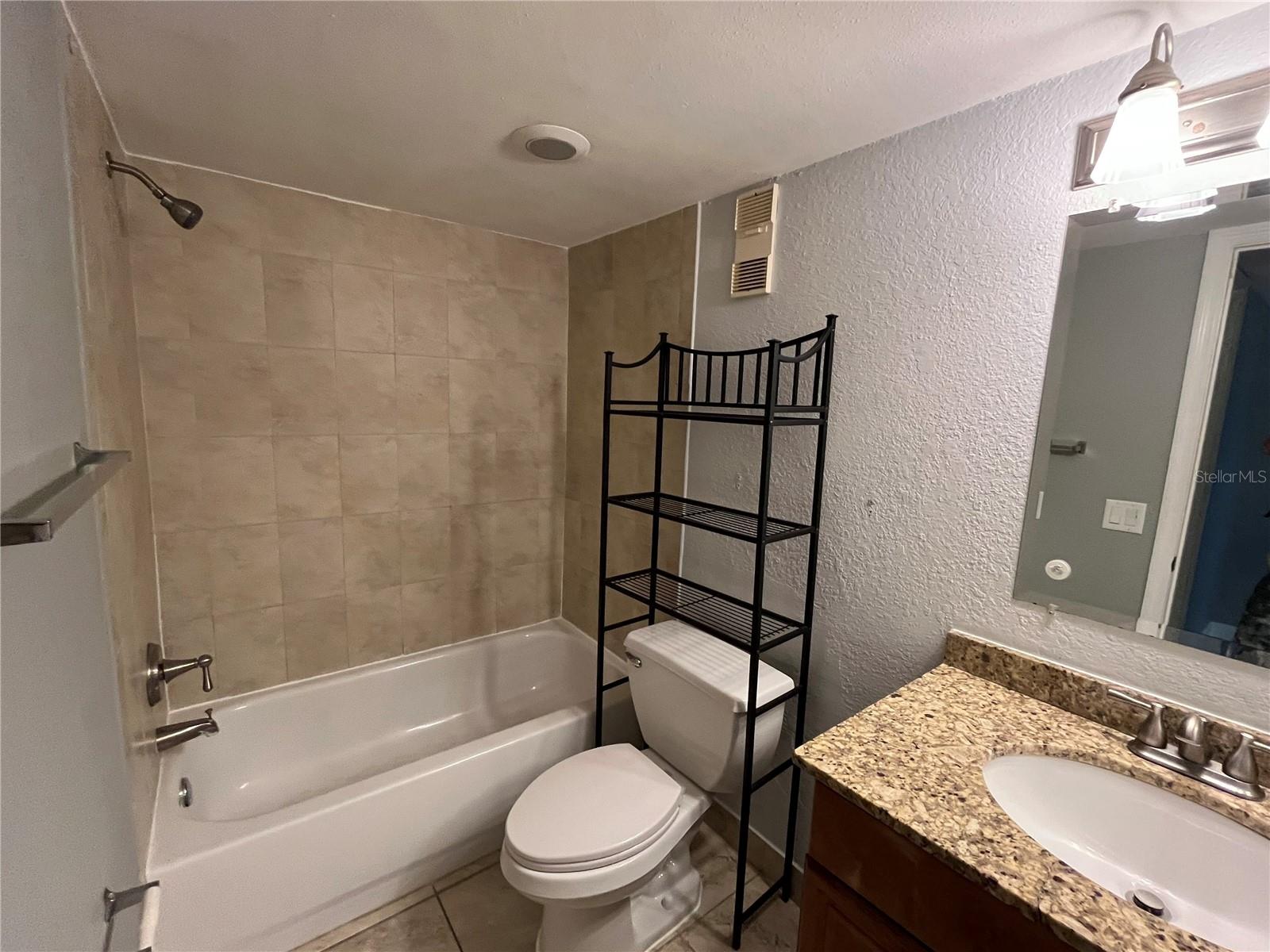 SARASOTA PALMS - Residential Lease