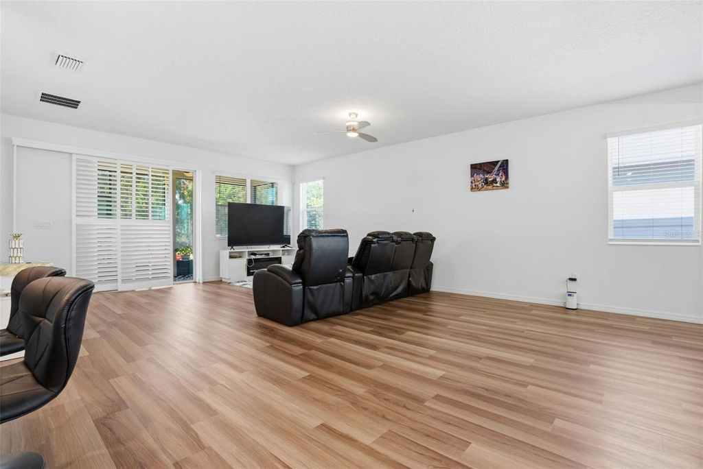 Photo of 404 Darcy Bluff Place, Valrico, FL 33594 (MLS # TB8470433)