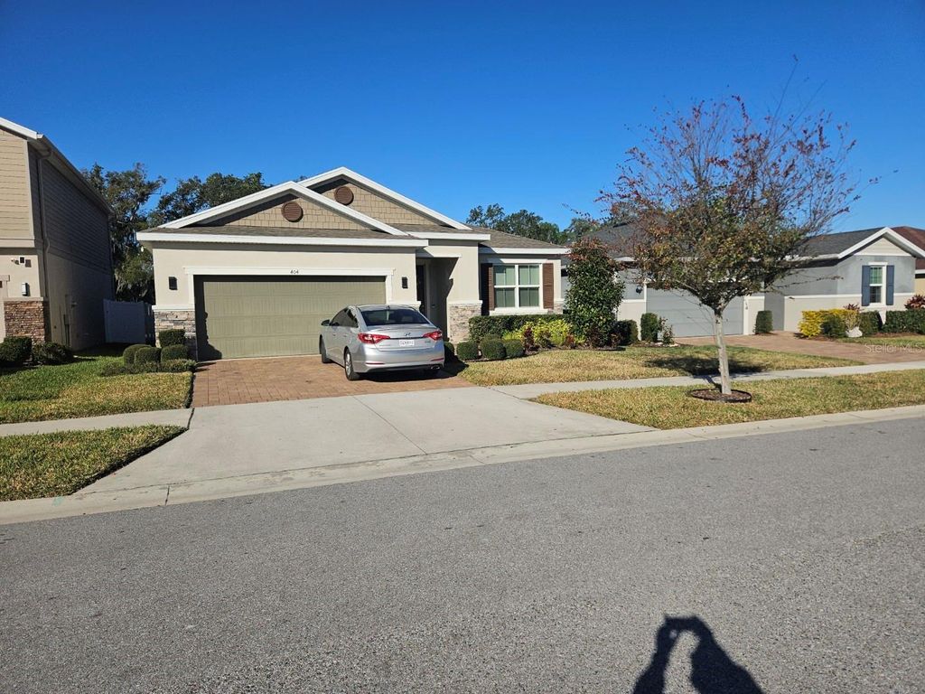 Photo of 404 Darcy Bluff Place, Valrico, FL 33594 (MLS # TB8470433)