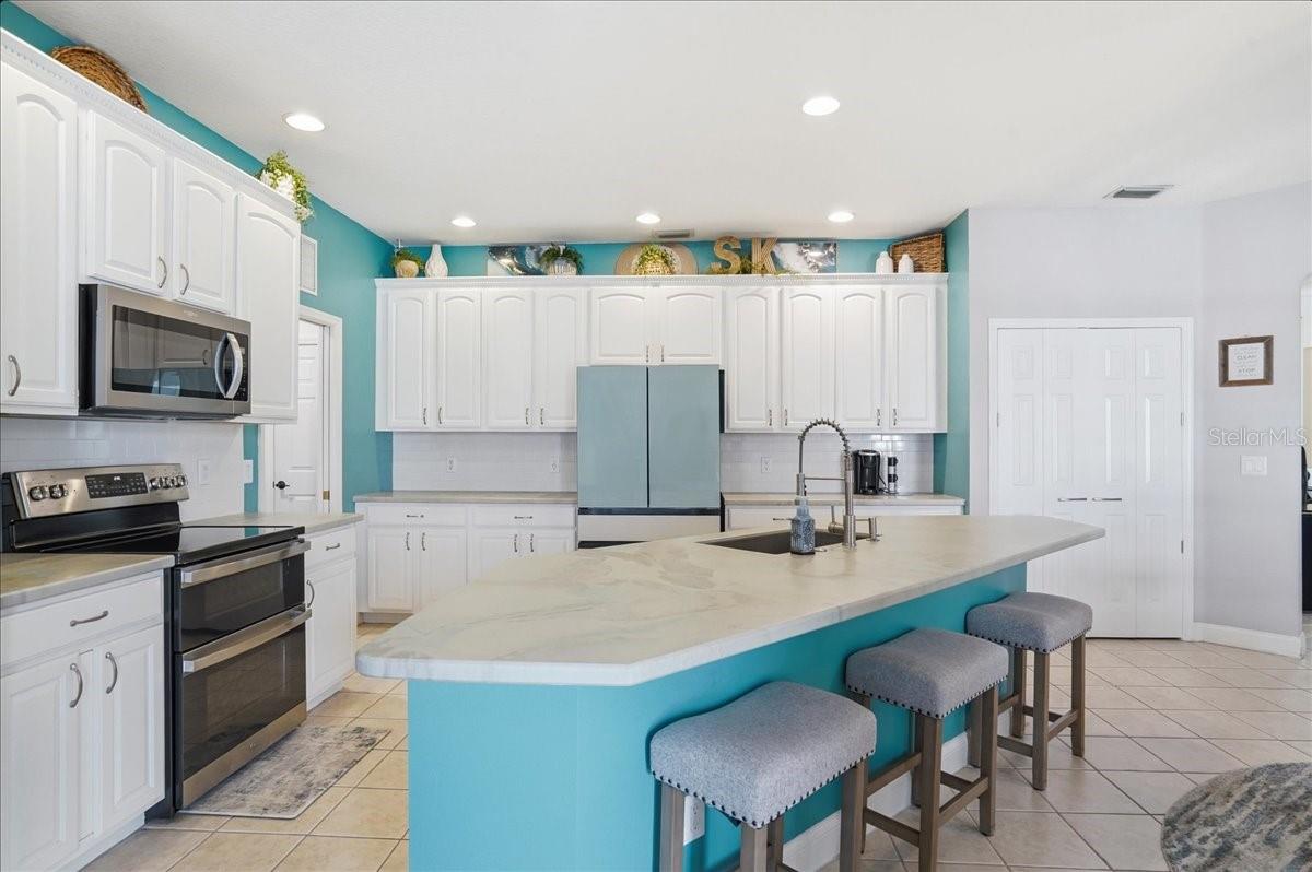 KINGSFIELD LAKES PH 1 - Residential