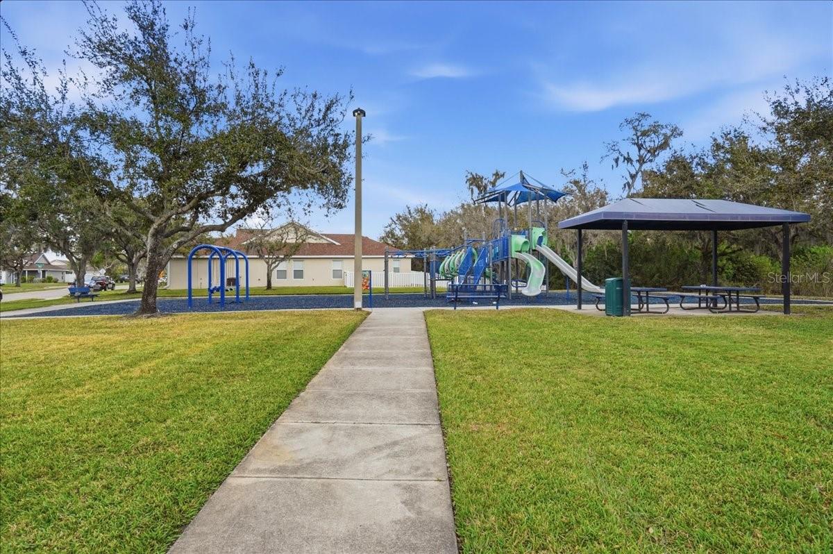 KINGSFIELD LAKES PH 1 - Residential