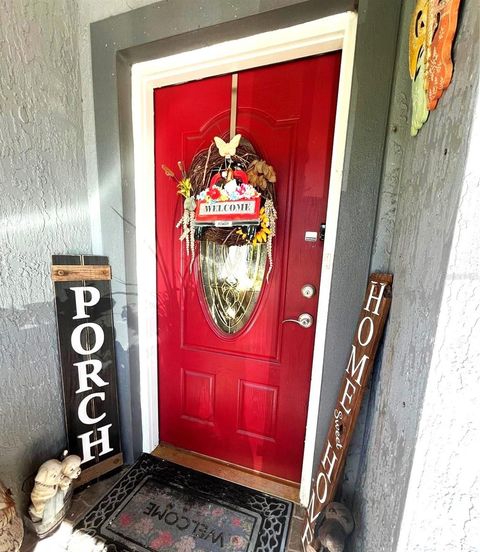 A home in LAKE WALES