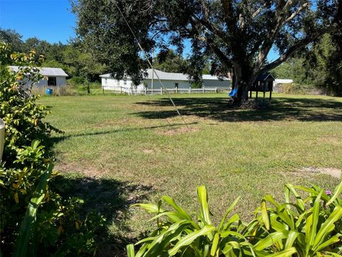 A home in LAKE WALES