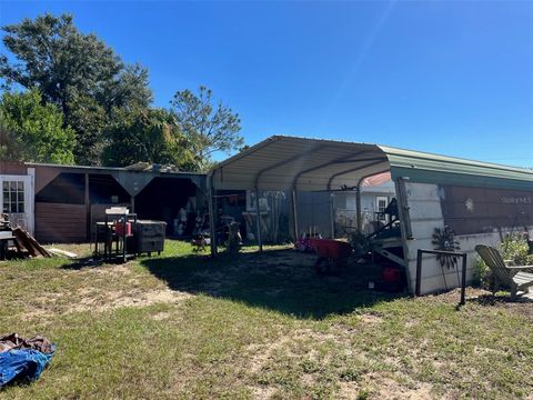 A home in LAKE WALES