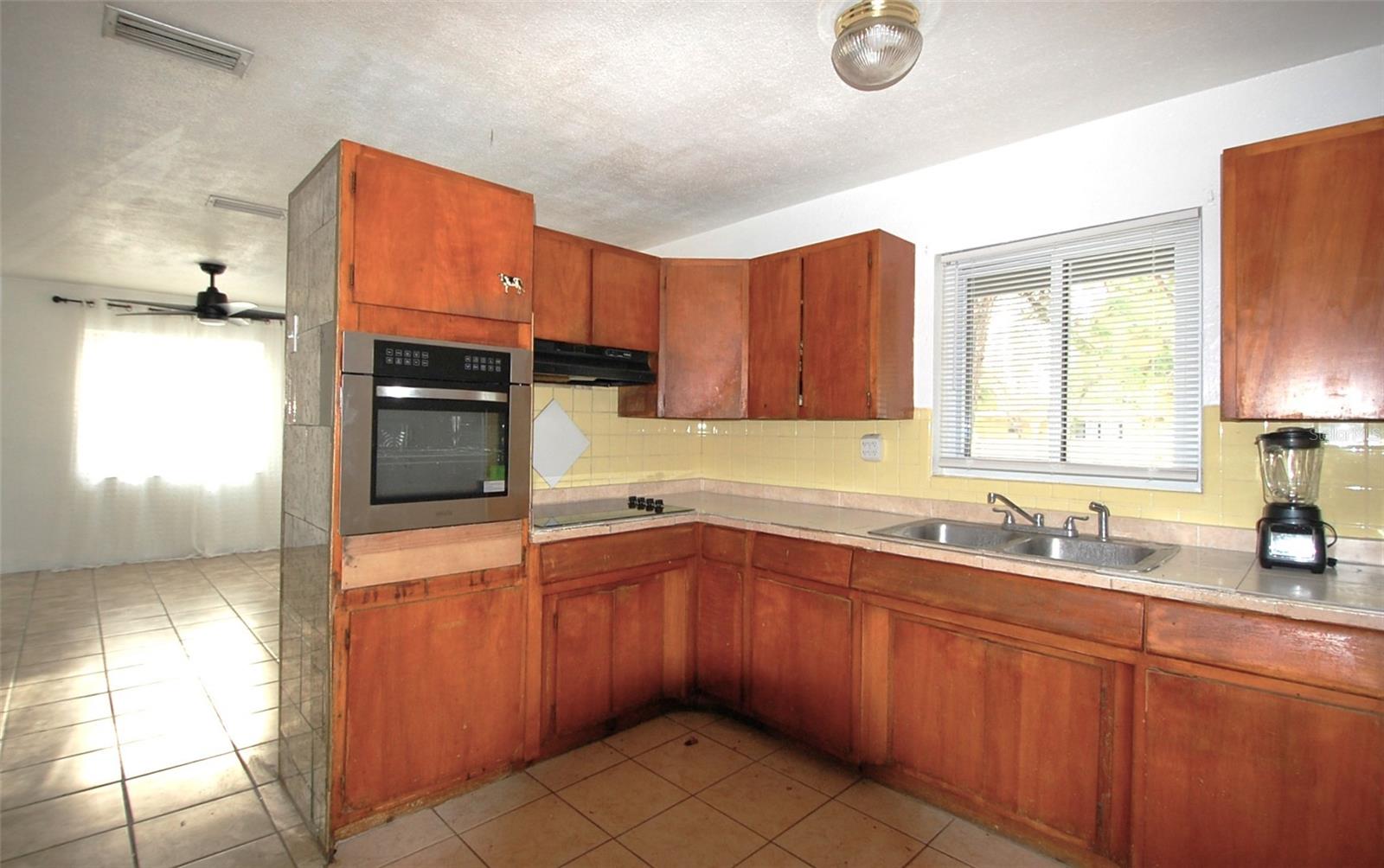 BOULEVARD PARK 1 - Residential Lease