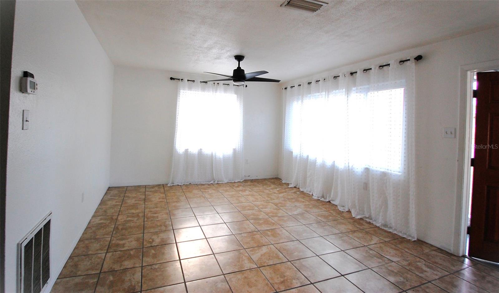 BOULEVARD PARK 1 - Residential Lease