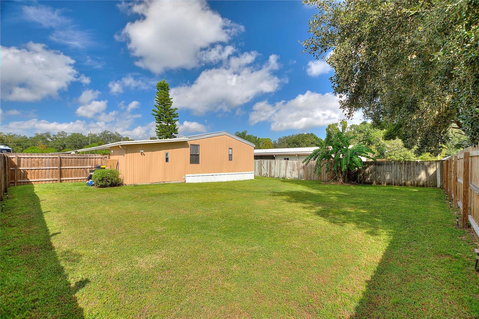428 SKYLINE DRIVE W