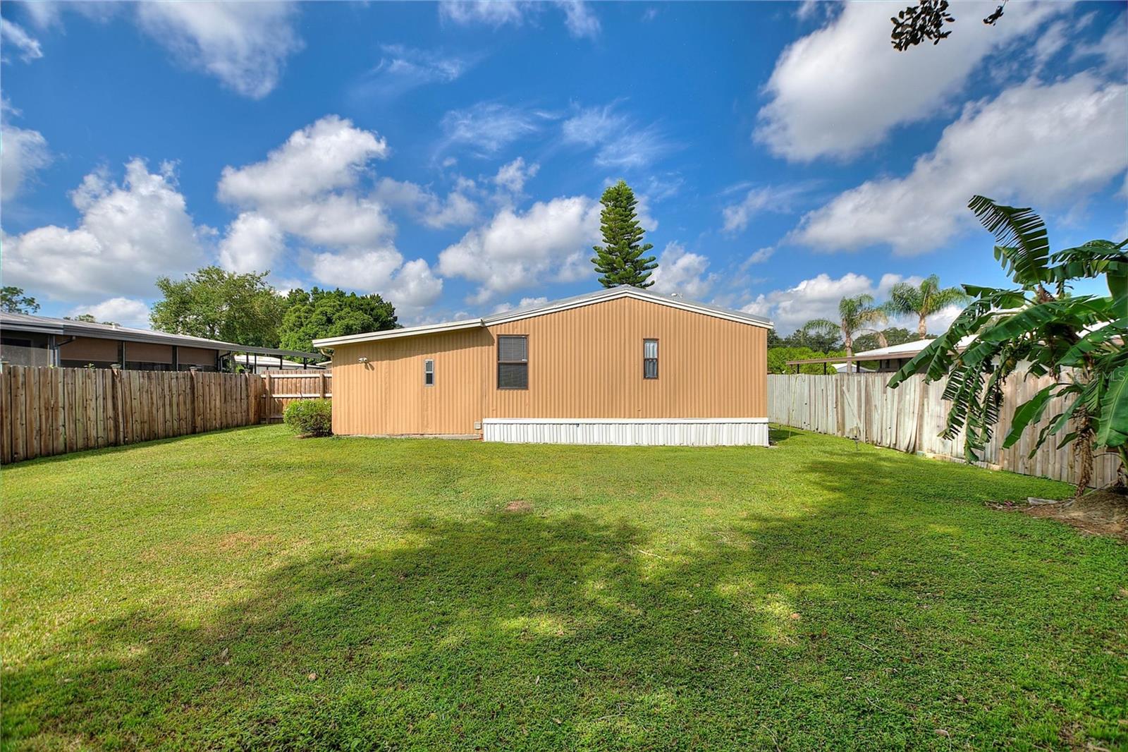 428 SKYLINE DRIVE W