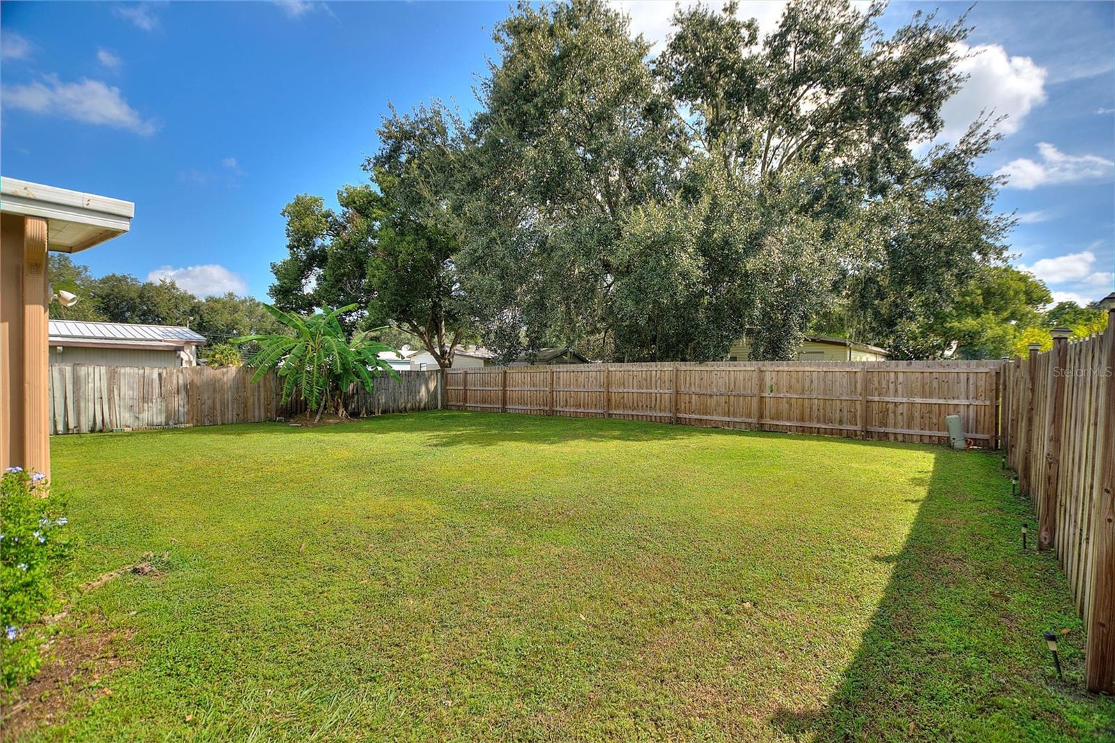 428 SKYLINE DRIVE W