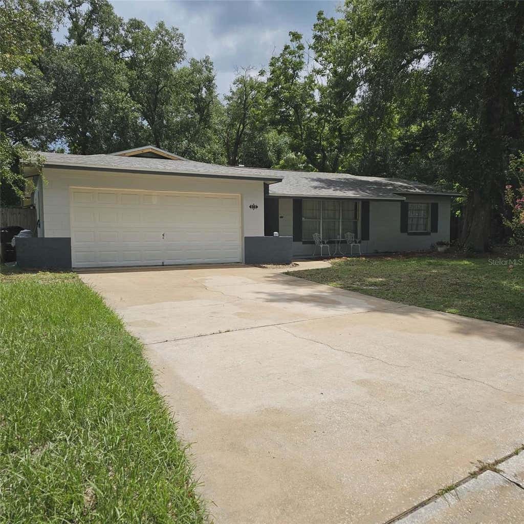 Photo of 819 Walnut Place, Altamonte Springs, FL 32701 (MLS # O6435729)