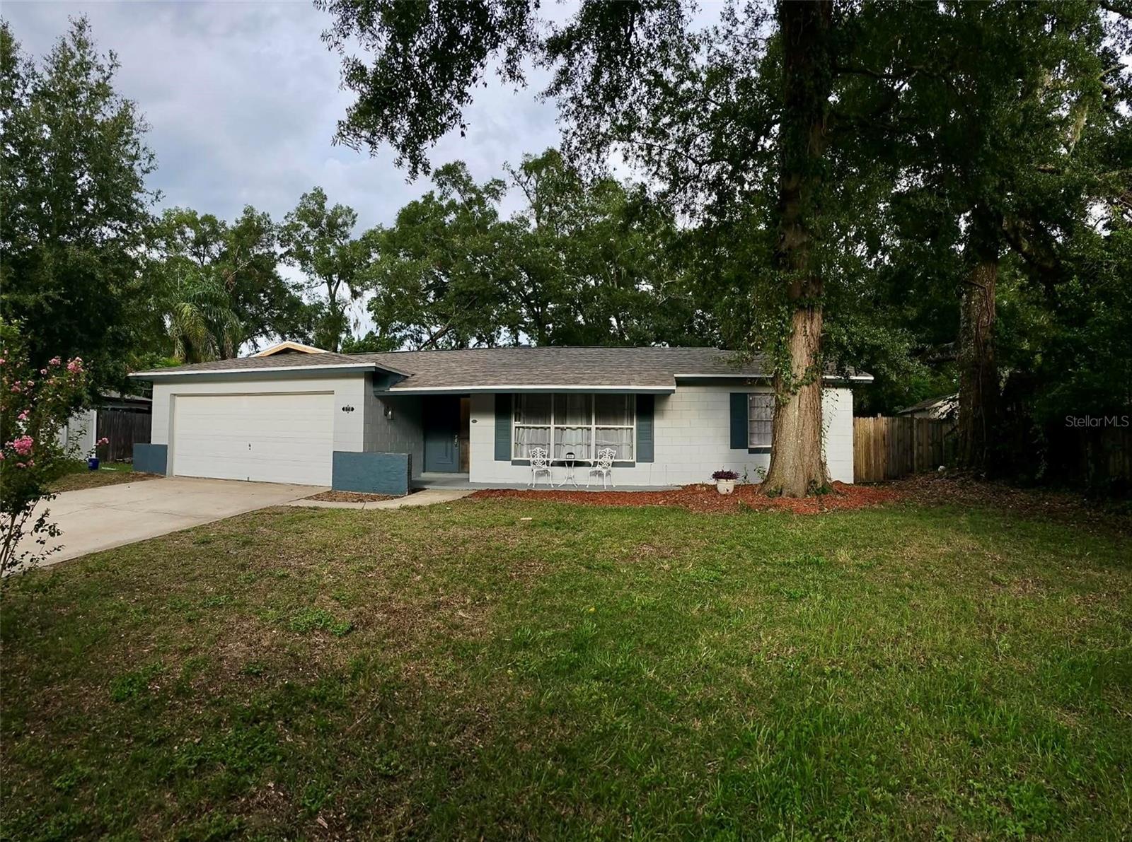 819 WALNUT PLACE