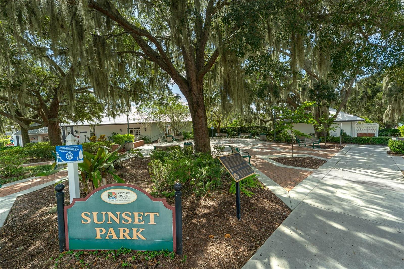 MOUNT DORA LAKEWOOD CONDO - Residential