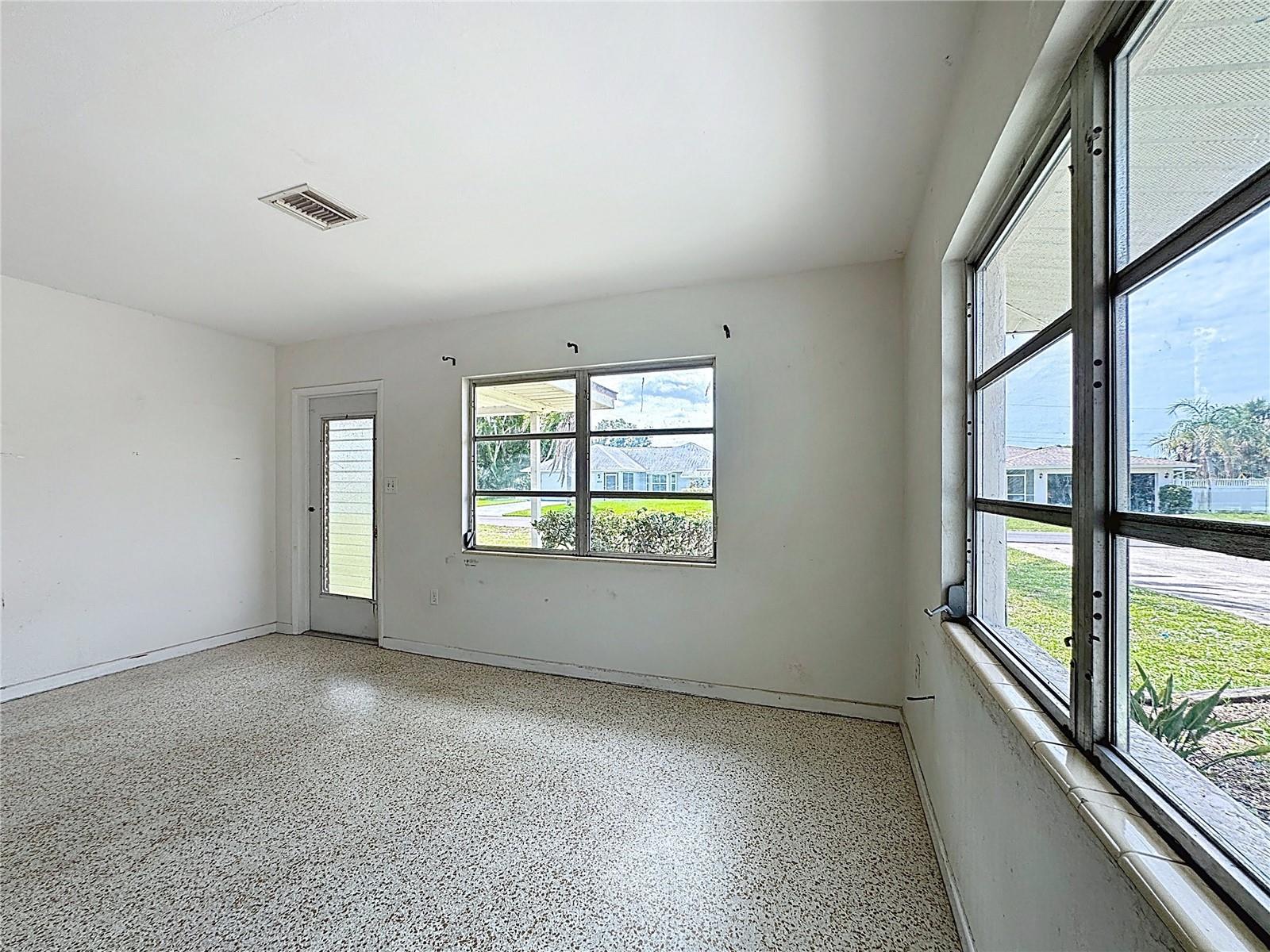 1432 POINCIANA ROAD