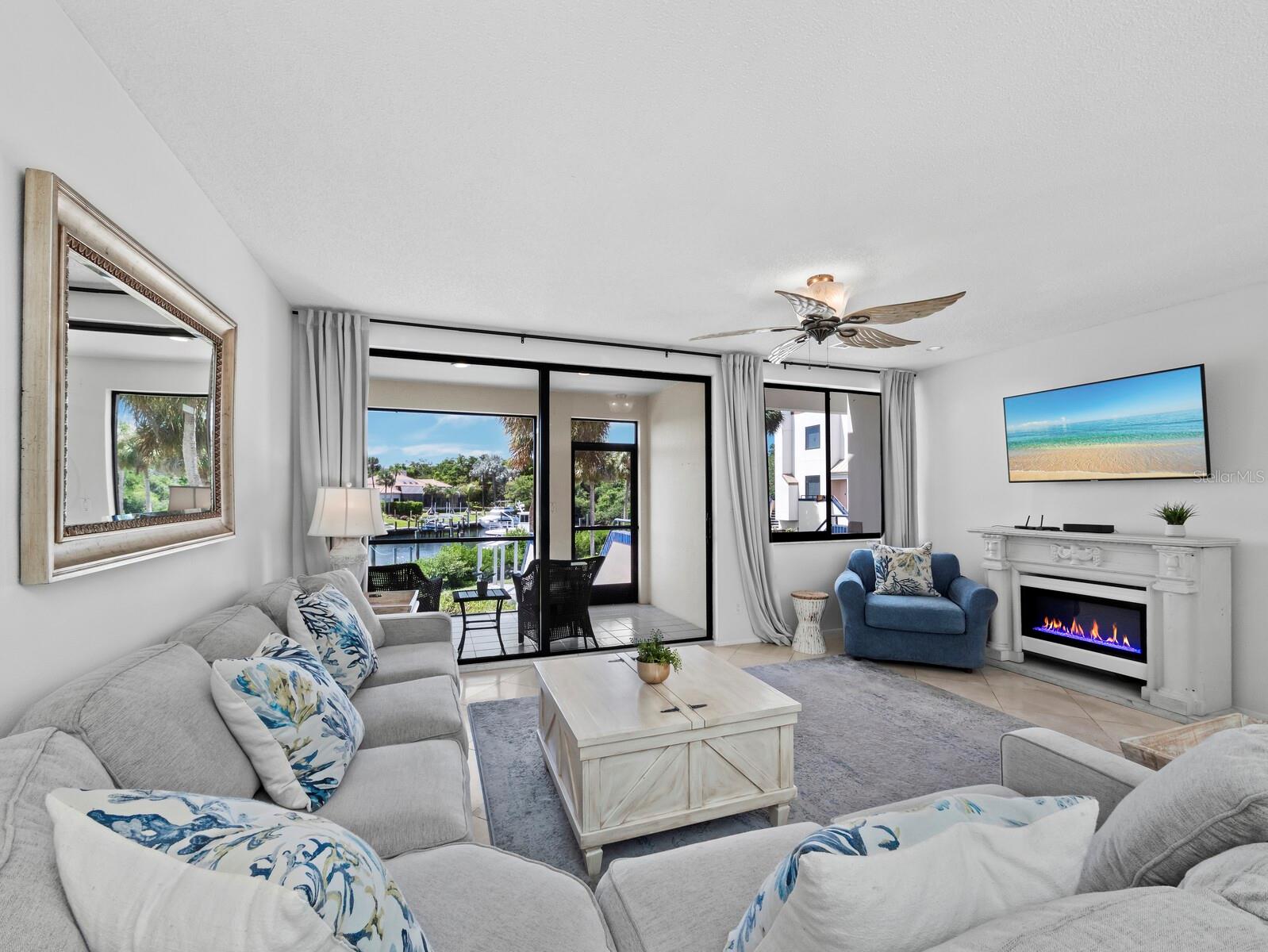 1906 HARBOURSIDE DRIVE 303