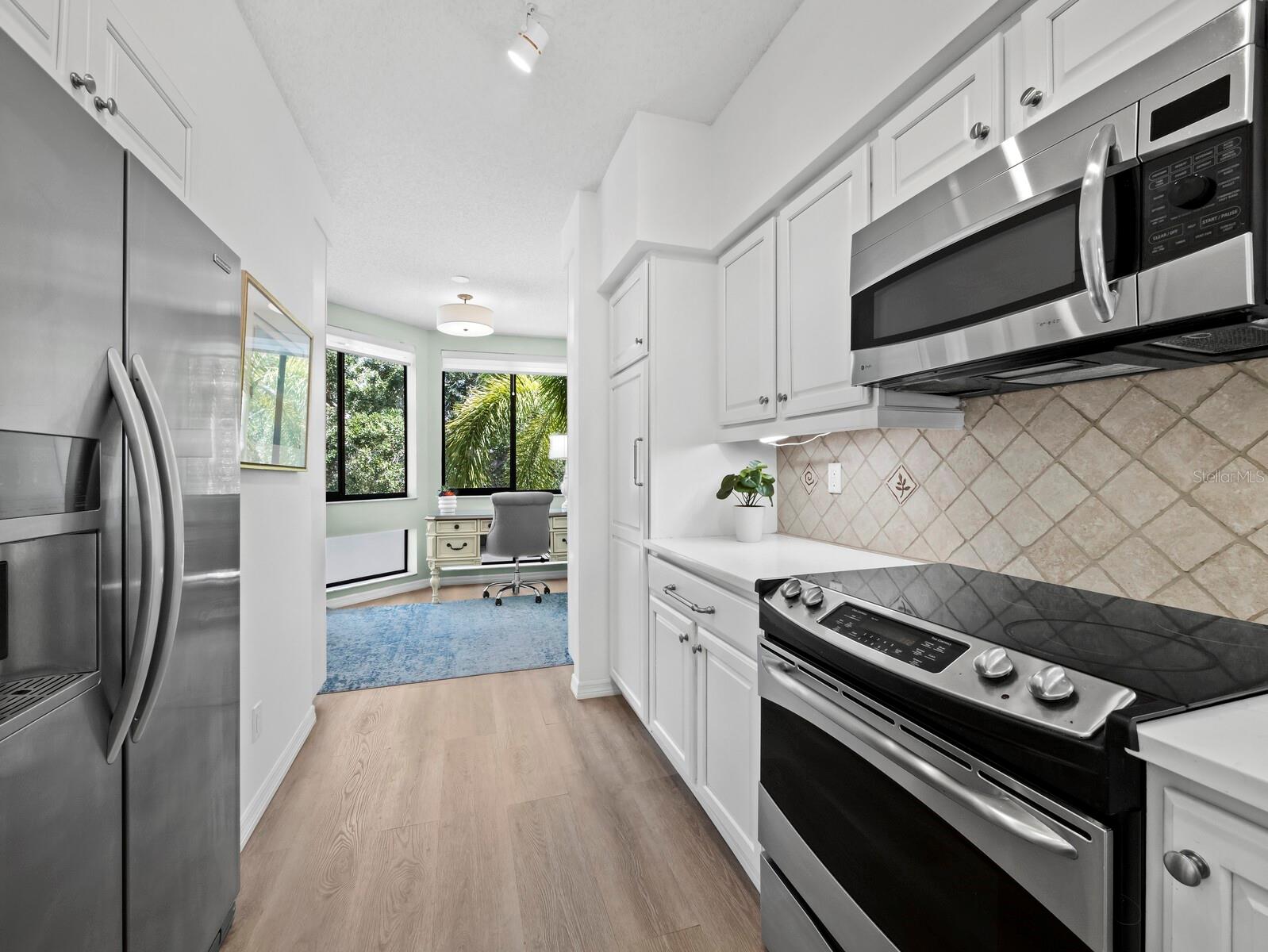 1906 HARBOURSIDE DRIVE 303