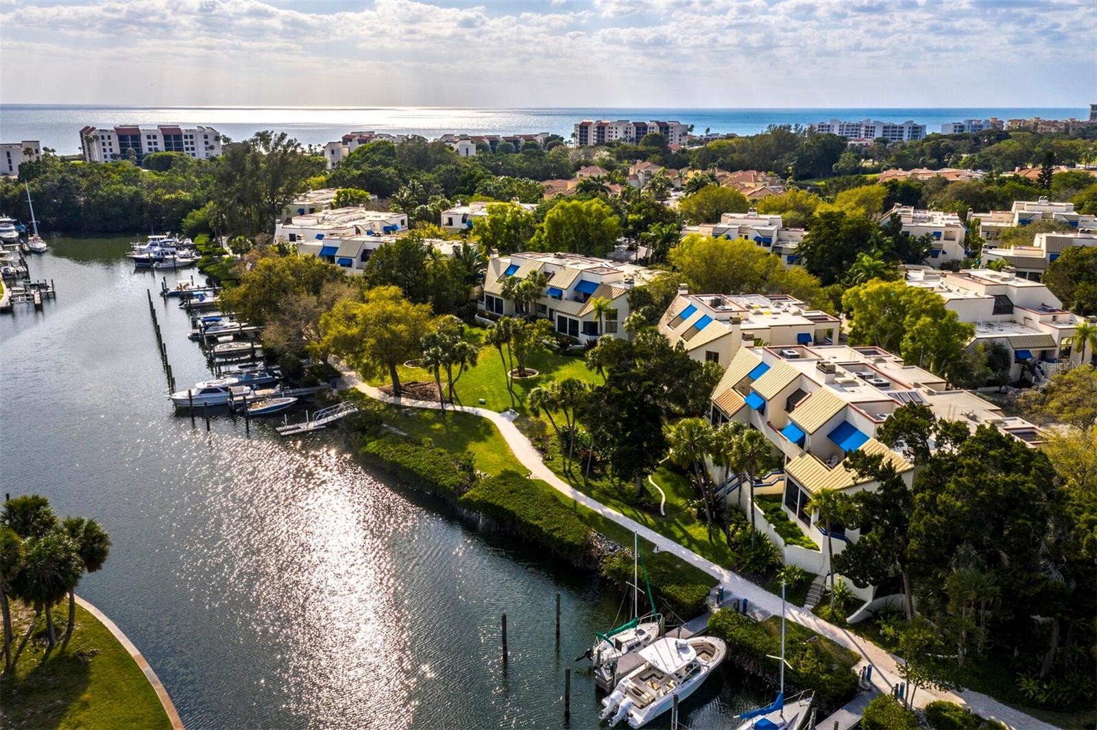 1906 HARBOURSIDE DRIVE 303