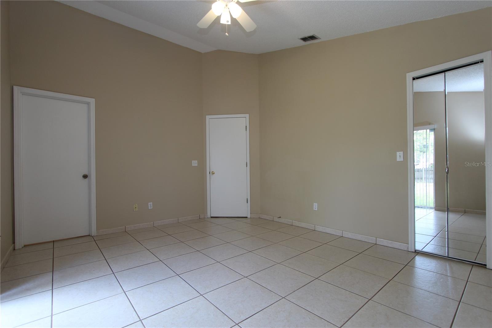 MEADOWS AT BOGGY CREEK - Residential Lease