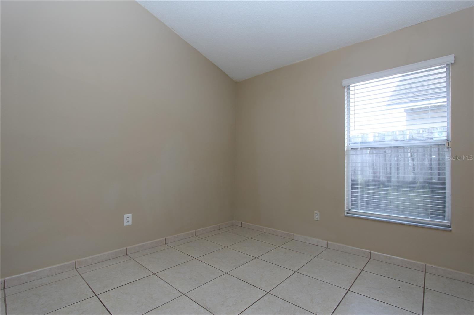 MEADOWS AT BOGGY CREEK - Residential Lease